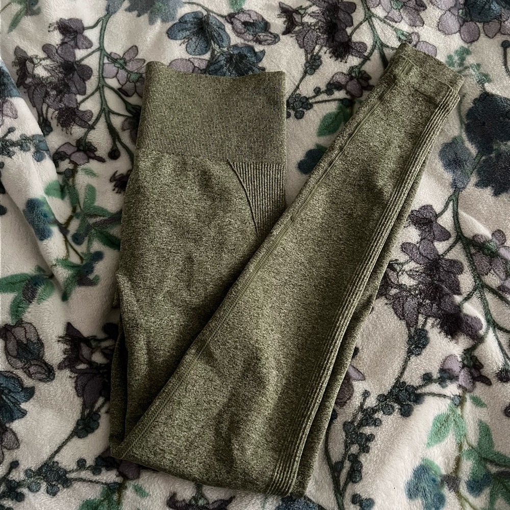 used SHEIN workout leggings butt-lifting
